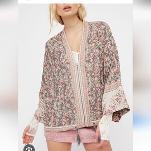 Free People zip up kimono